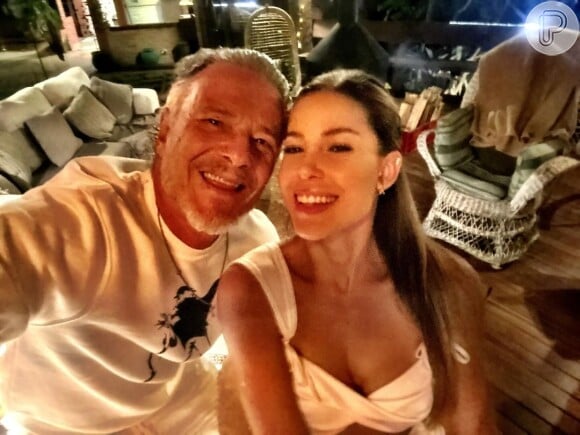 Marcello Novaes namora a modelo Saory Cardoso, de 26 anos