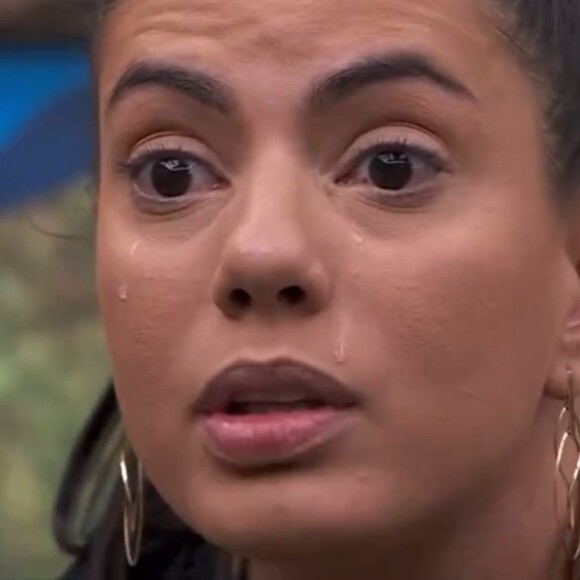 'BBB 24': Fernanda afirma que não fez bodyshaming com Alane, enquanto chora