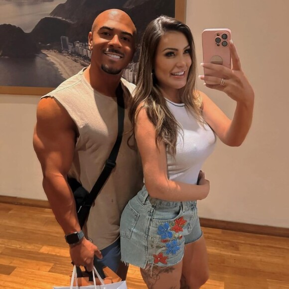 Andressa Urach assumiu, recentemente, o namoro com o ator pornô Lucas Ferraz