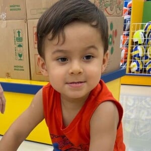 Leon, filho de Andressa Urach, completa 2 anos no próximo dia 12