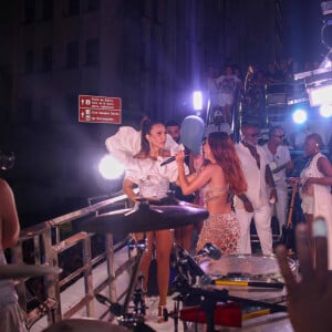 Ludmilla reage à Anitta cantando sua parte de 'Macetando' no Carnaval de Salvador