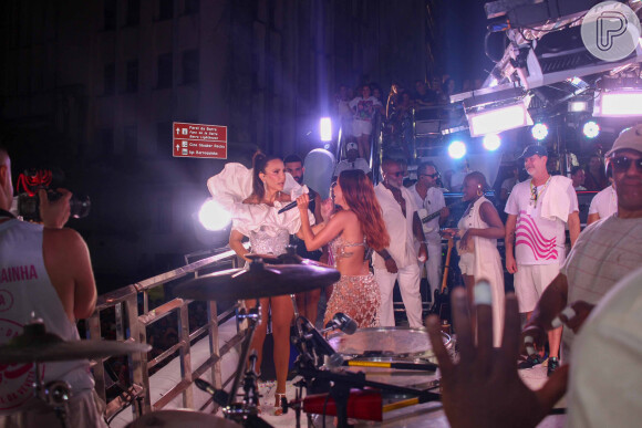 Ludmilla reage à Anitta cantando sua parte de 'Macetando' no Carnaval de Salvador