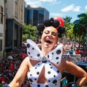 Carnaval 2024: veja looks de famosas para curtir a folia pelo Brasil!