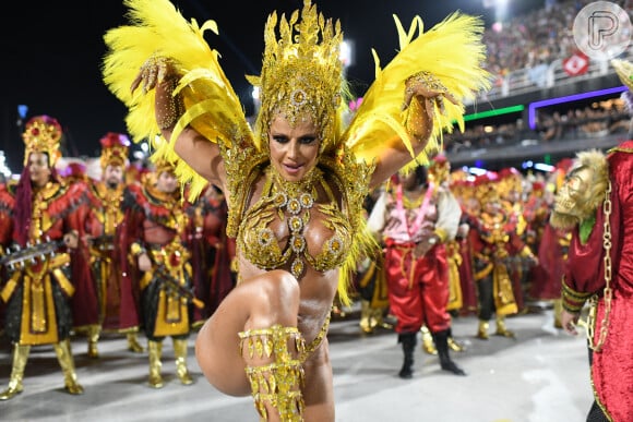 Na Sapucaí, Viviane Araújo deu um show de samba no pé