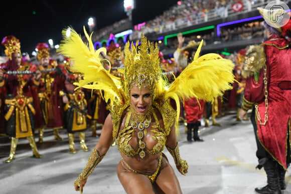 Com anos de Carnaval, Viviane Araújo revelou já ter sofrido preconceito por idade