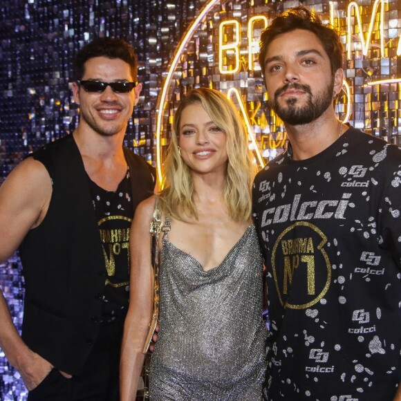 José Loreto esquece da sexualidade e não beija na boca no Carnaval 2024: 'Estou no zero a zero'