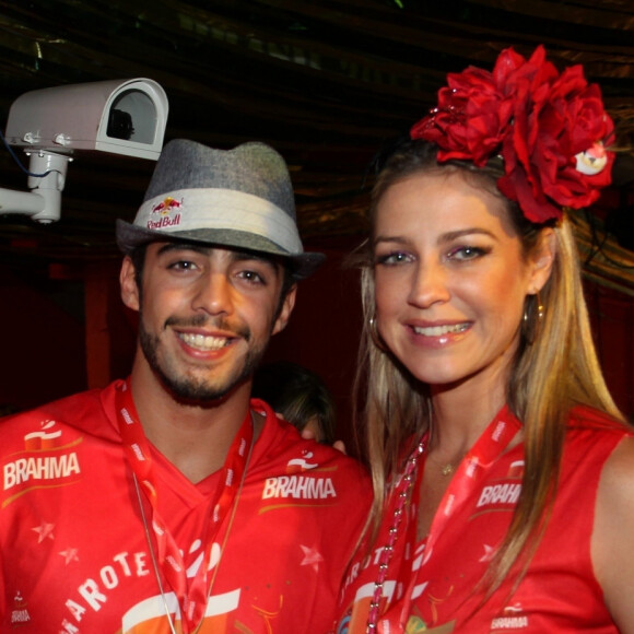 Pedro Scooby saiu em defesa de Cintia Dicker, mas não ousou falar algo contra Luana Piovani