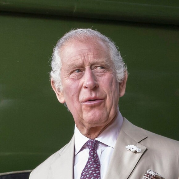 Rei Charles III estaria recusando passar por quimioterapia após diagnóstico de câncer
