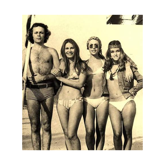 Carlos Vereza, Renata Sorrah, Dina Sfat e Djenane Machado na Praia de Ipanema no ano de 1970