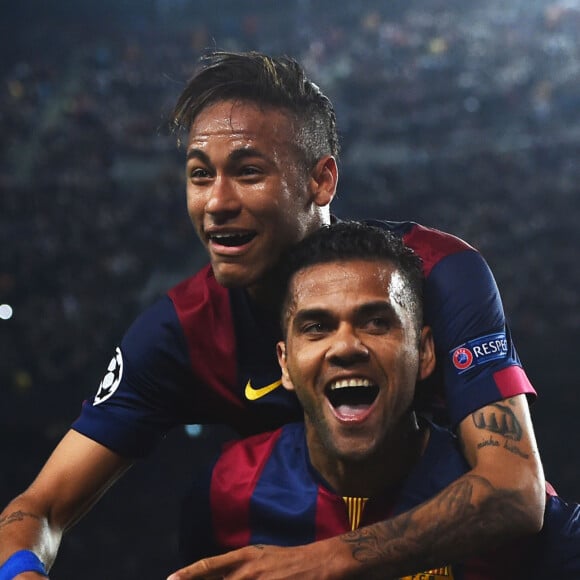 Foi Neymar quem deu o dinheiro que ajudou a reduzir a pena de Daniel Alves