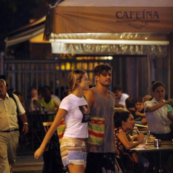 Dado Dolabella e Luana Piovani curtem noite carioca, em 2008