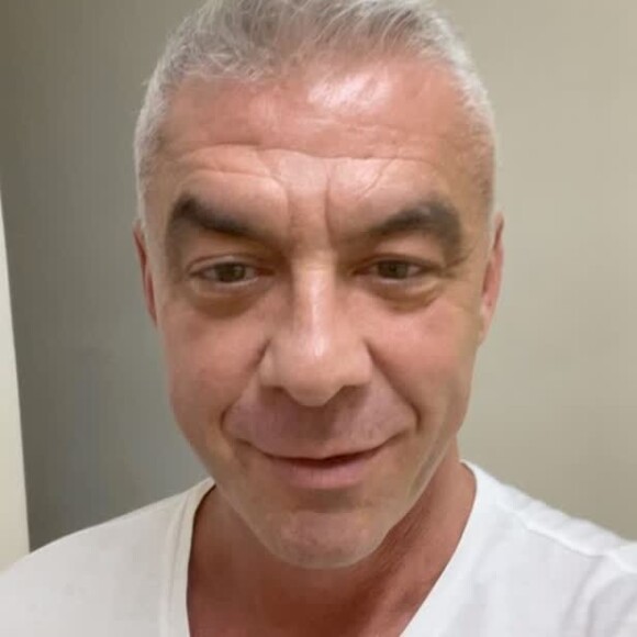 Alexandre Correa: 'Passando aqui pra comemorar o 5º lugar do 'programeco' 'Fofocalizando'! Feito por Leo Dias e Cariúcha, tão valente, tem dois advogados, né?'