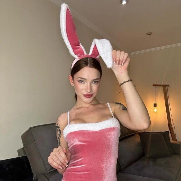Parceira do novo pornô de Andressa Urach, Frantiesca Nitek tem quase 100 mil seguidores