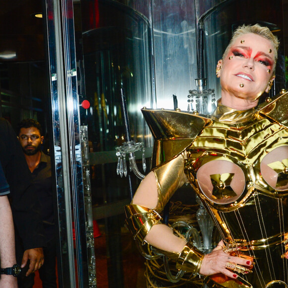 Paralelo aos exercícios, Xuxa se dedica a uma alimentação balanceada