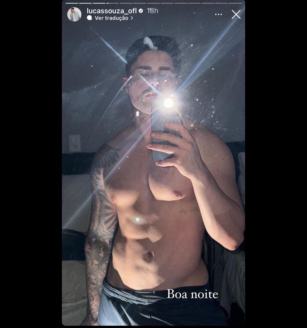 Foto: Lucas Souza publicou uma foto em suas redes sociais destacando o seu  físico, mas outro detalhe chamou atenção - Purepeople