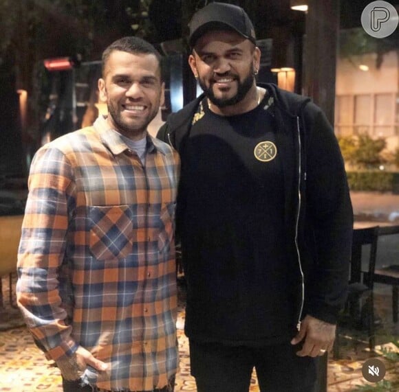 Irmão de Daniel Alves também se revoltou com os rumores de que o jogador estava morto: 'O cara tá preso. Aí agora vocês querem ver meu irmão morto?'