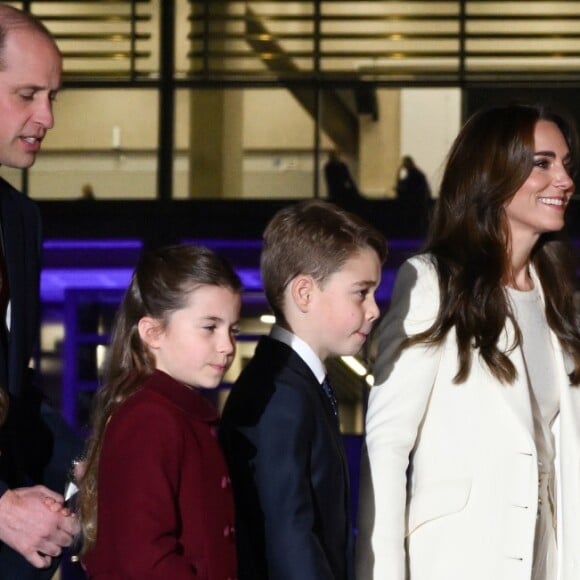 Kate Middleton enfrenta rumores de câncer e separação do príncipe William