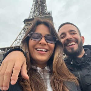 Giullia Buscacio e o namorado, Diogo Fialho, em foto durante viagem a Paris, na França