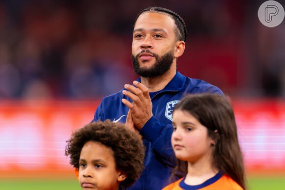 Memphis Depay ajudou e saiu em defesa publicamente quando Benjamin Mendy foi preso por estupro, em 2023. O jogador recebeu acusações de quatro mulheres e foi absolvido