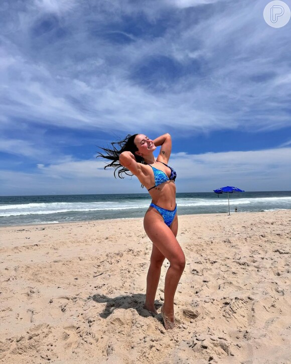 Corpo de Larissa Manoela chamou atenção em novas fotos publicadas no seu Instagram