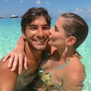 Deborah Secco e Hugo Moura se conheceram através das redes sociais