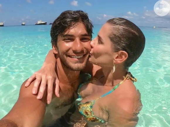 Deborah Secco e Hugo Moura se conheceram através das redes sociais