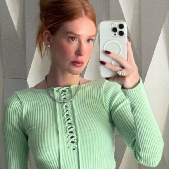 Marina Ruy Barbosa surge com vestido usado por Angélica anos atrás