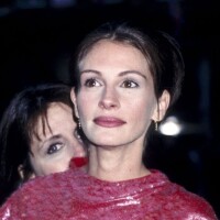 Tal como Bruna Linzmeyer, Julia Roberts virou polêmica por pelos do corpo; atriz foi criticada em 1999 na estreia de famoso filme