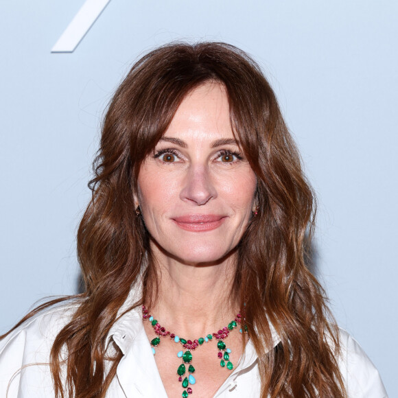 Na gringa, Julia Roberts passou por situação semelhante após exibir pelos nas suas axilas