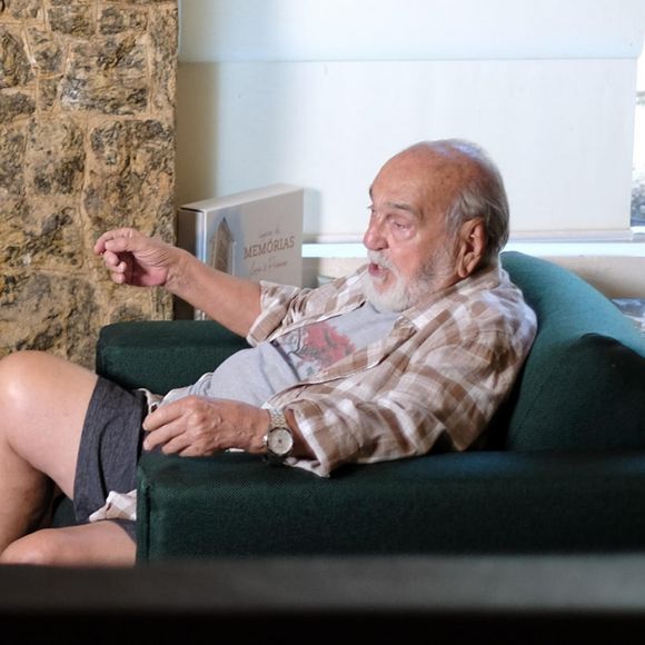 Lima Duarte além de atuar, já dirigiu novelas, dublou desenhos animados e apresentou programas de TV