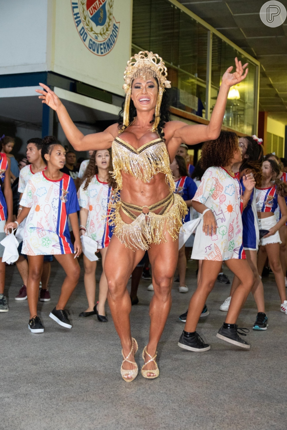 Gracyanne Barbosa exibiu corpo definido em ensaio de Carnaval inúmeras vezes