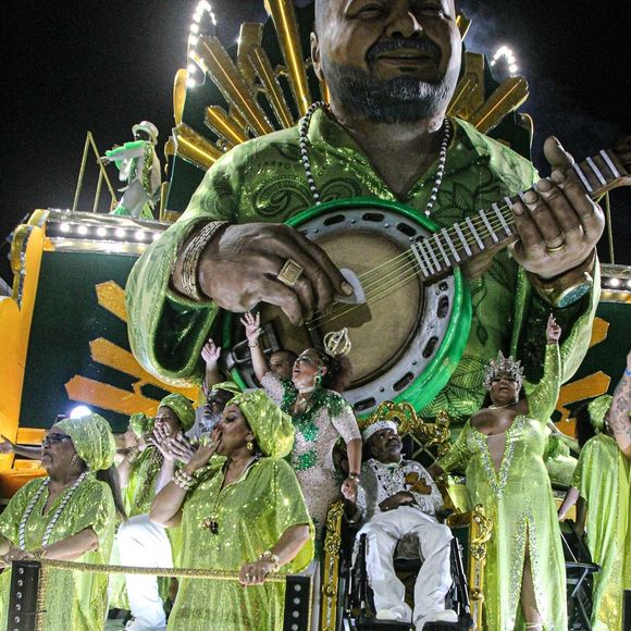 Cantor Arlindo Cruz está internado após apresentar alteração nos batimentos do coração
