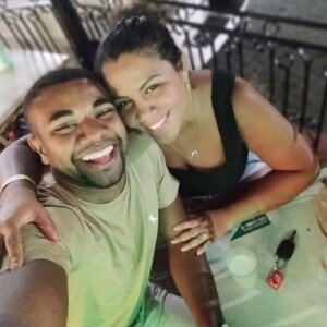 Fãs de Davi e Mani Rego acharam que o ex-casal estava em bar e causaram tumulto em gravação da Globo