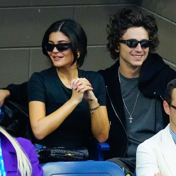 Kylie e Timothée Chalamet se conheceram pessoalmente pela primeira vez no desfile de Jean Paul Gaultier em janeiro de 2023, durante a Paris Couture Week