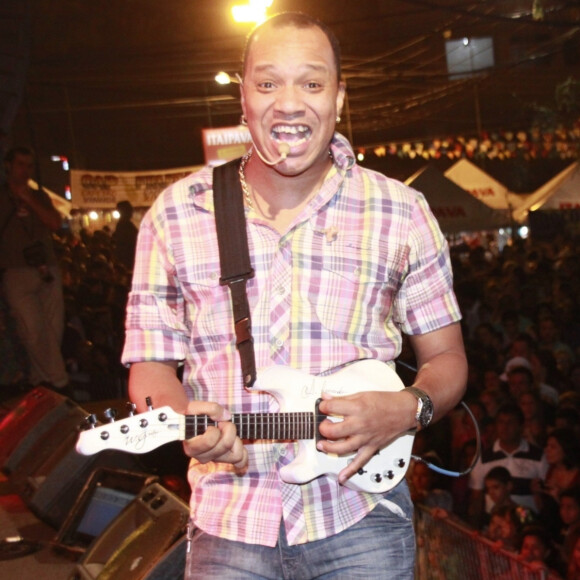 Gravíssimo: na UTI há quatro dias com câncer raro, Anderson Leonardo, do Molejo, tem piora no estado de saúde