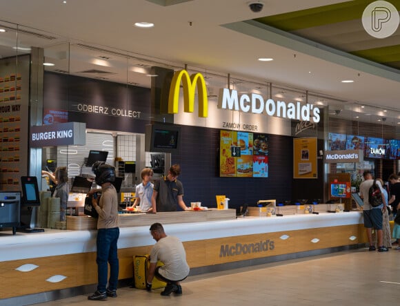 Loja do McDonald's foi escolhida como abrigo por mãe e filha no Leblon, no Rio de Janeiro
