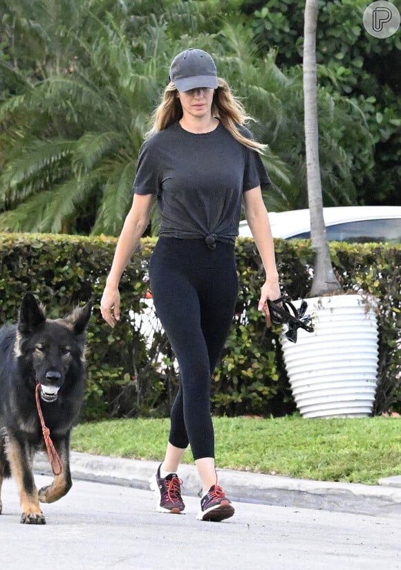 Gisele Bündchen foi perseguida por paparazzi e alvo de uma abordagem policial em Surfside, vila na região de Miami Beach