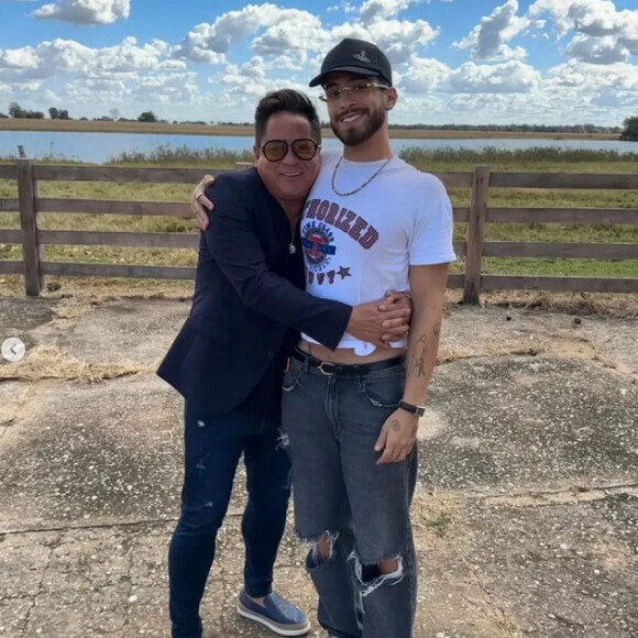 Leonardo e João Guilherme estariam afastados por causa de piadas machistas do cantor sobre o filho