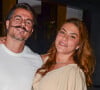 Priscila Fantin ao lado marido, Bruno Lopes, no lançamento do filme 'Guerra Civil', com Wagner Moura