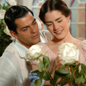 Rafael (Eduardo Moscovis) e Luna (Liliana Castro) farão juras de amor, mas a bailarina morrerá com um tiro