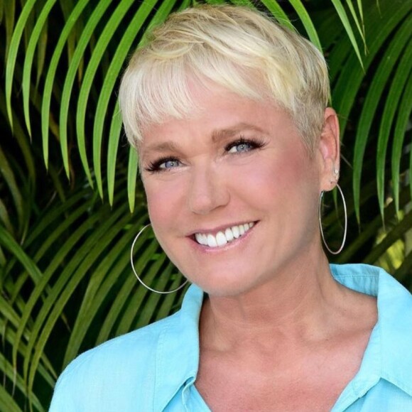 Xuxa foi criticada por uns, dizendo que a "idade chega para todos", e elogiada por alguns outros fãs