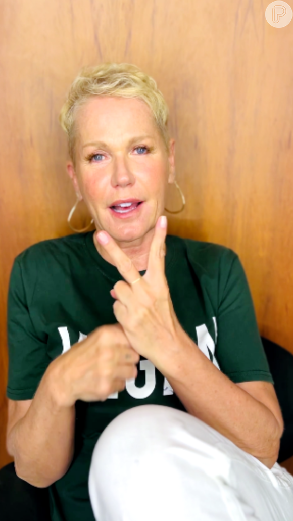 Xuxa deu o que falar ao aparecer sem maquiagem ao lado de um personal trainer