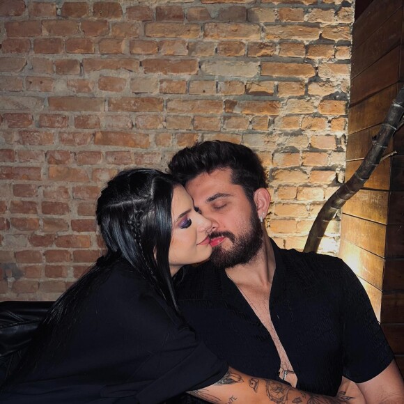 Gustavo Mioto publicou novas fotos românticas com Ana Castela em sua rede social