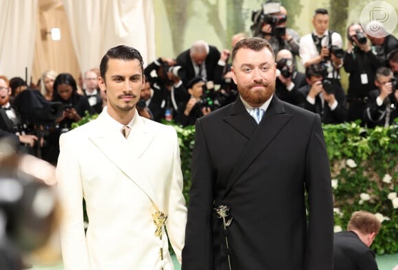 MET Gala 2024: Looks de Sam Smith e Christian Cowan foram desenhados pelo próprio namorado da voz de 'Unholy'!