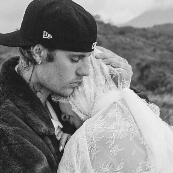Existem boatos de que Hailey Bieber e Justin Bieber estão esperando gêmeos