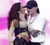 Anitta e Peso Pluma são alvos de rumores de namoro desde que lançaram 'Bellakeo', hit global