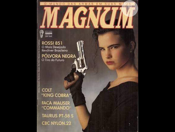Ainda menor de idade, Ana Paula Arósio surgiu segurando uma arma para a revista Magnum, especializada em armas