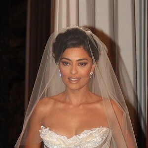 Juliana Paes também se casou com um vestido de noiva de Samuel Cirnansck