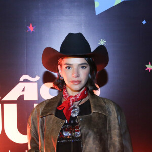 Bruna Marquezine arrasou no look de cowgirl para show de Juliette em prol das vítimas da tragédia das chuvas no RS
