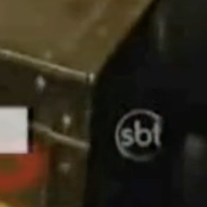 O programa de estreia de Eliana no SBT em 2009 começou com militares segurando caixa secreta com microfone da apresentadora